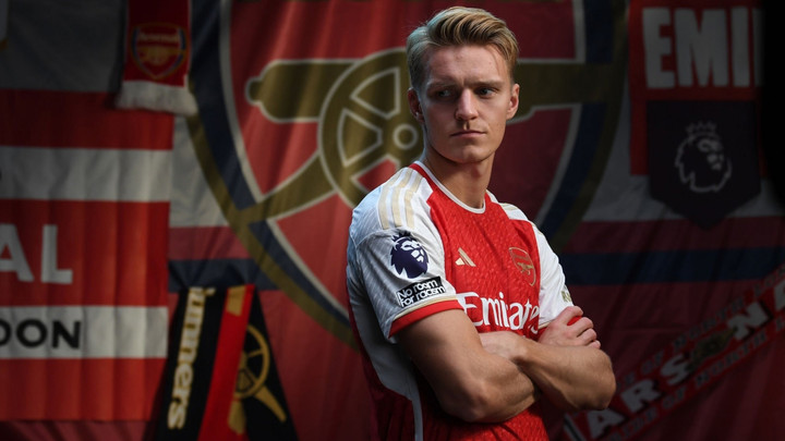 Arsenal chạm trán Nottingham Forest.