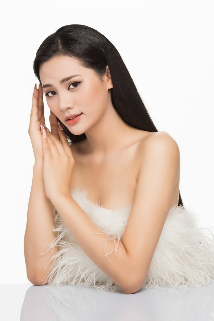 "Tôi cũng mất khoảng 1 tuần đầu “choáng váng” vì cuộc sống thay đổi sau khi đăng quang".
