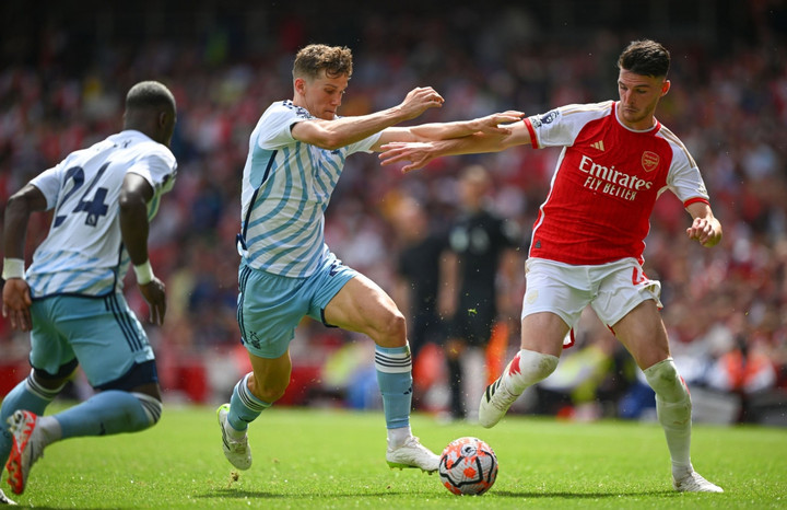 Rice chơi tốt ở tuyến giữa của Arsenal.