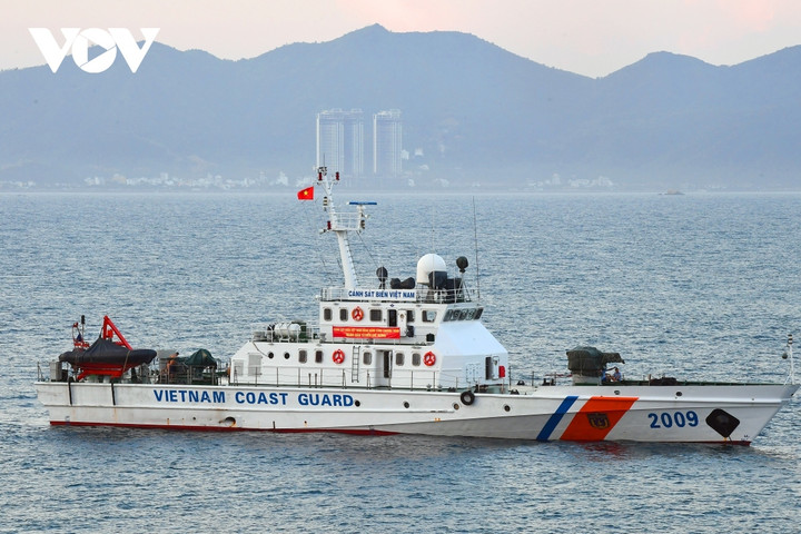 Tàu Cảnh sát biển 2009 cũng được huy động tham gia chương trình "Mạnh giàu từ biển quê hương".