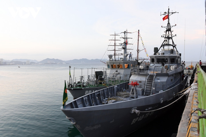 Tàu Biên phòng tại Cảng Nha Trang phục vụ chương trình.