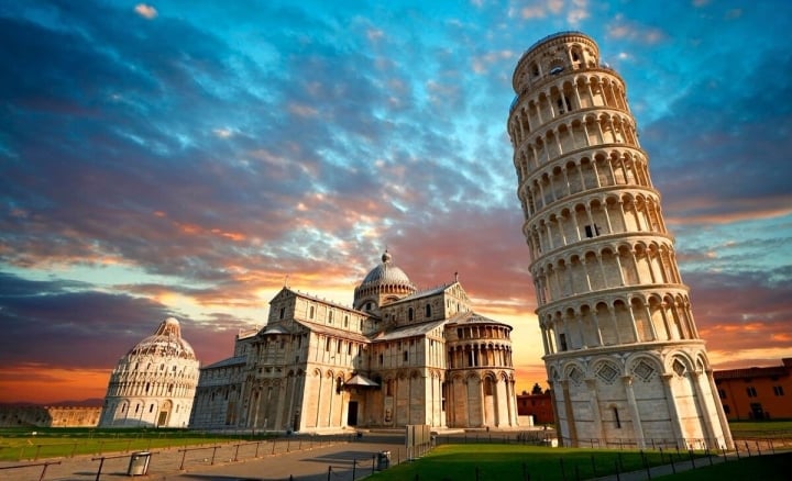 Tháp nghiêng Pisa đã bớt nghiêng và không còn 'sợ bị đổ' - 1