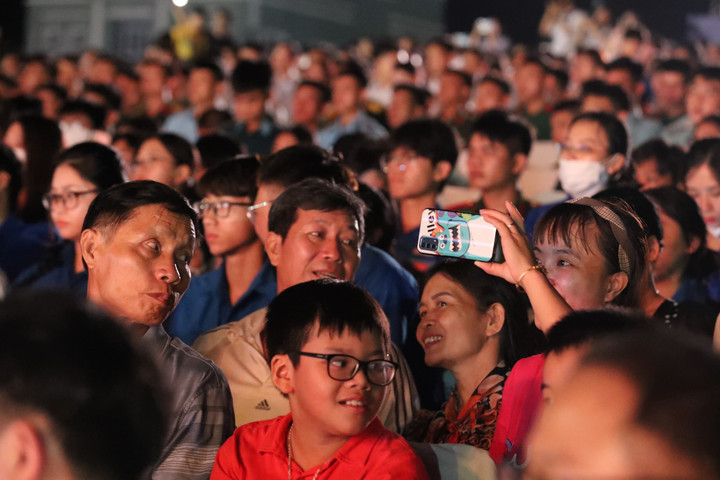 Chương trình đưa người xem đến nhiều cung bậc cảm xúc.