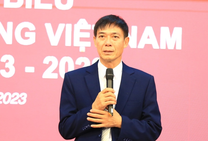 Ông Nguyễn Văn Bình chia sẻ tại Đại hội.