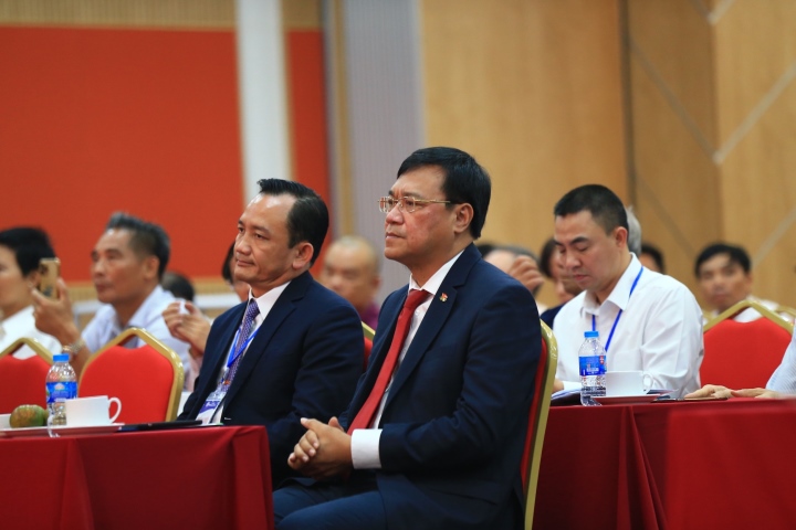 Đại hội đại biểu liên đoàn cờ tướng Việt Nam diễn ra sáng 13/8. Cục trưởng Cục thể dục thể thao, Phó Chủ tịch Ủy ban Olympic Việt Nam - ông Đặng Hà Việt tới dự.