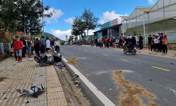 Hiện trường vụ tai nạn ở Đà Lạt khiến hai nam sinh tử nạn. (Ảnh: Xuân Ngọc)