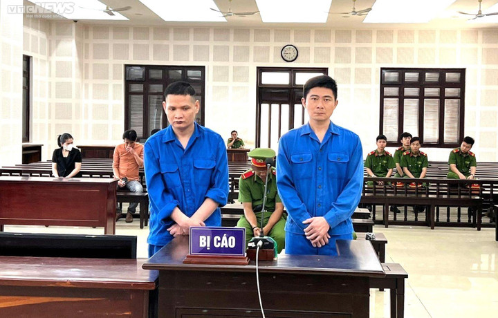 Ân và Nghĩa tại phiên xét xử.