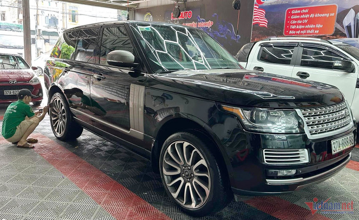 Chiếc xe đang được chăm sóc ở một gara ô tô ở Nghệ An. Ảnh: NVCC