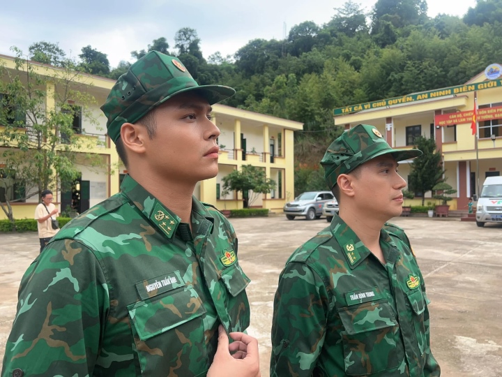 Diễn viên Việt Anh gây bất ngờ với hình ảnh bộ đội biên phòng - 3
