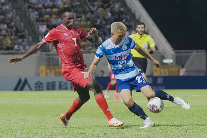 CLB Hải Phòng (đỏ) đánh bại Rangers FC.