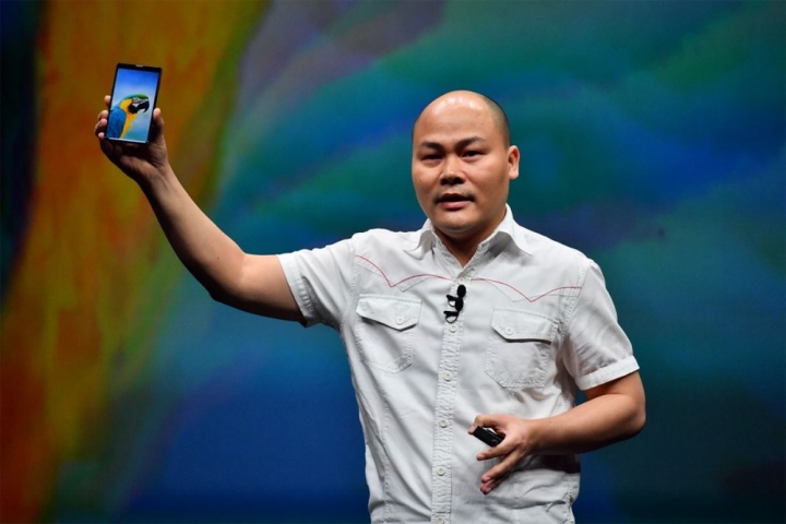 Ông Nguyễn Tử Quảng, CEO BKAV từng tuyên bố sẽ khởi kiện nếu điện thoại Bphone bị "ném đá" dai dẳng.