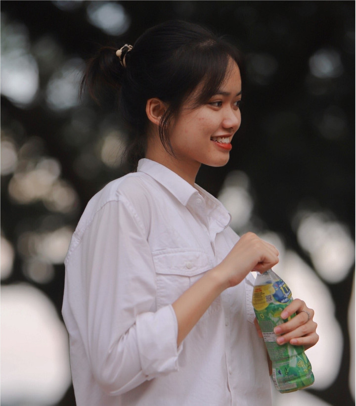 Căng thẳng khi tiếp xúc với khách hàng, mệt mỏi khi liên tục di chuyển quanh thành phố khiến cô phải giải tỏa bằng Trà Xanh Không Độ để giải nhiệt mỗi ngày.