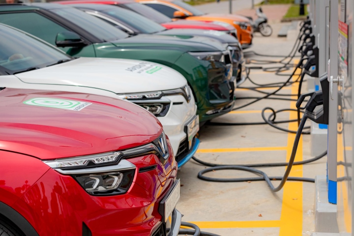 Những lý do VF 8 là ô tô điện hút khách trong tầm giá 1,5 tỷ đồng