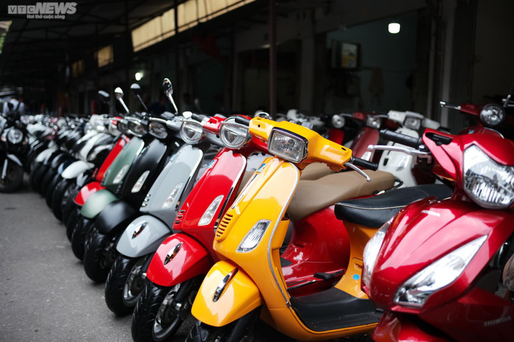 Không chỉ xe biển số đẹp, những chiếc xe máy cũ khác cũng đều rớt giá 15 - 20% khi Thông tư 24/2023/TT-BCA được ban hành.