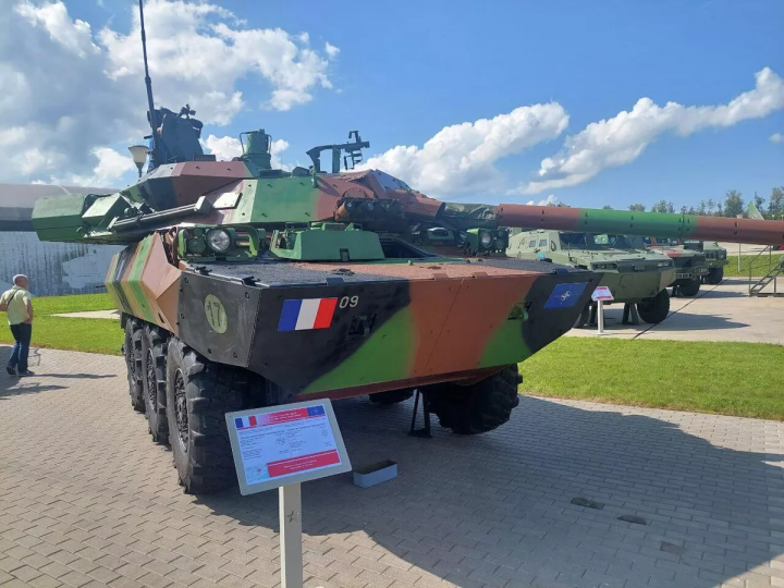 Xe tăng hạng nhẹ AMX-10RCR của Pháp bị Nga thu giữ được trong đợt phản công vào đầu tháng 6. (Ảnh: Sputnik)
