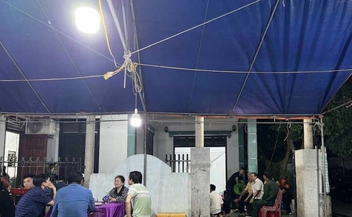 Gia đình tổ chức đám tang cho ông L.