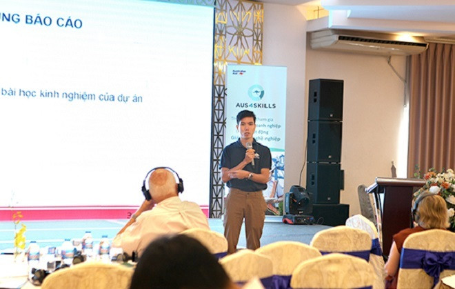 Thầy Hồ Nguyễn Duy Nguyên, Giảng viên Khoa Quản trị Kinh doanh, Cao đẳng Kinh tế TP.HCM trình bày thu hoạch của nhóm từ khóa học và kế hoạch ứng dụng kiến thức.