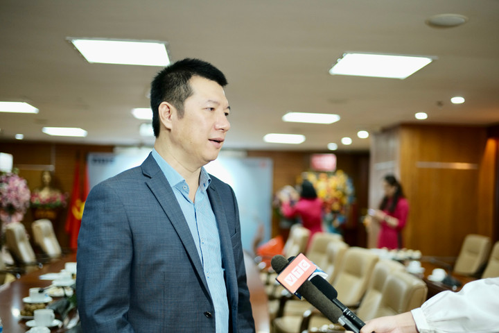 Ông Vũ Quang Huy, Giám đốc Trung tâm SXCT Thể thao và Giải trí – Đài Truyền hình kỹ thuật số VTC; Chủ tịch Công đoàn Đài Truyền hình kỹ thuật số VTC.