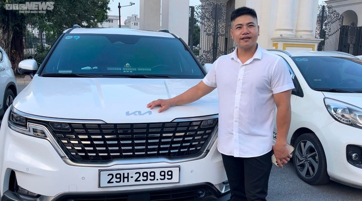 Anh Thái Hoàng (Đống Đa, Hà Nội) cho biết chiếc biển số tứ quý 9 của anh vốn được cấp cho một chiếc xe bán tải. Sau ngày định danh anh đã có thể tháo biển số lắp sang một chiếc xe mới của mình để tham gia buổi giao lưu.