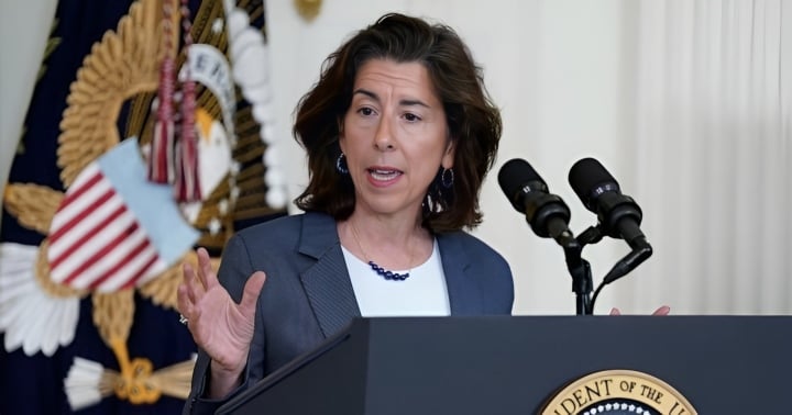 Bộ trưởng Thương mại Mỹ Gina Raimondo. (Ảnh: AP)