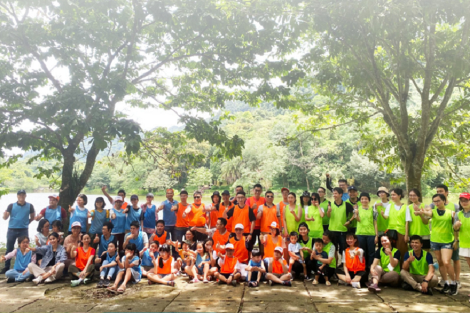 Đoàn khách tại BestPrice trong hành trình khám phá Đông - Tây Bắc mùa hè vừa qua.