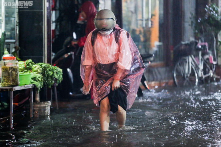 Từ chiều tối 18/8, Bắc Bộ có mưa vừa, mưa to và dông, có nơi trên 150mm. (Ảnh: Ngô Nhung)