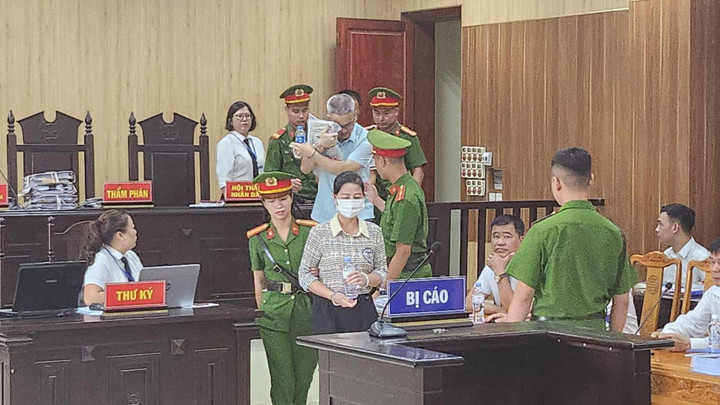 Bị cáo Hằng tại phiên toà hôm nay. Ảnh: CTV