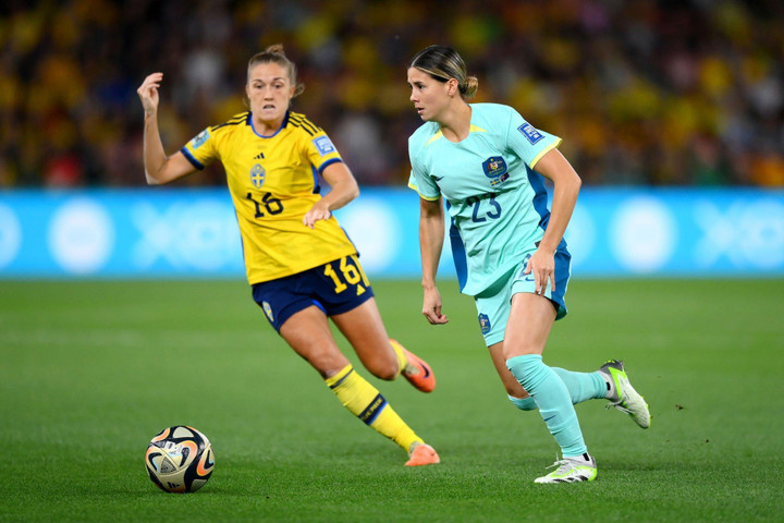 Thuỵ Điển và Australia chơi cống hiến.