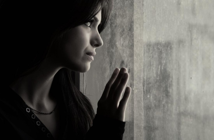 Bất ngờ khi biết người yêu cũ sống khổ sở suốt 1 năm. (Ảnh minh họa)