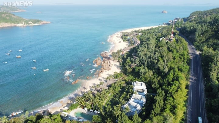 Tổng thể Dự án Khu du lịch Casa Marina Resort nhìn ra đảo Hòn Ngang.