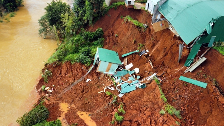 Mưa lũ, sạt lở gây thiệt hại ở nhiều địa phương thời gian qua