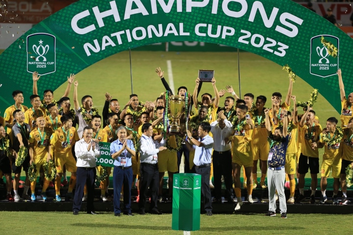 Khoảnh khắc mong chờ nhất là khi Minh Tùng và Bruno Cunha cùng nâng cao chiếc cúp vô địch. Lần gần đây nhất CLB Thanh Hóa giành danh hiệu là Siêu cúp 2009.