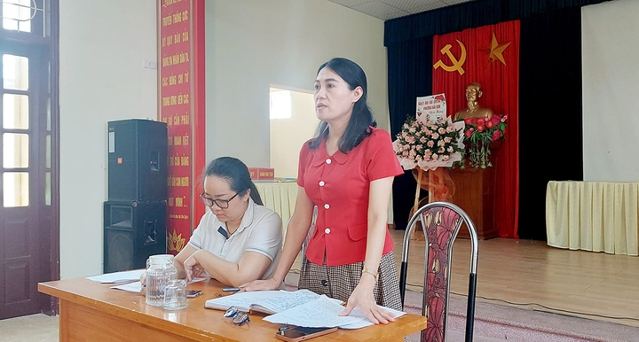 Bà Hoàng Thị Hương - Phó Chủ tịch UBND phường Hải Sơn tại buổi làm việc.