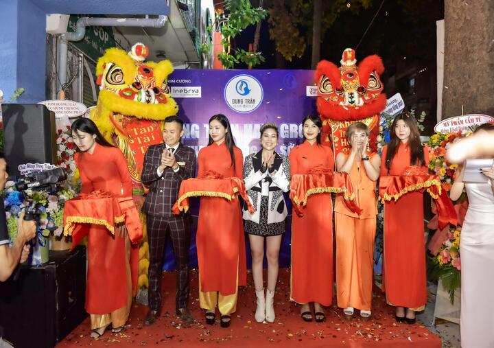 CEO Dung Trần và ekip có mặt tại TP.HCM để phục vụ các khách hàng.