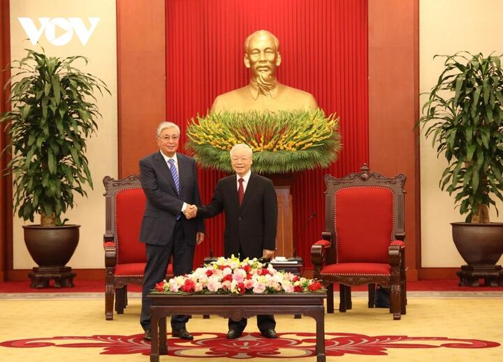 Tổng Bí thư Nguyễn Phú Trọng tiếp Tổng thống Kazakhstan Kassym-Jomart Tokayev