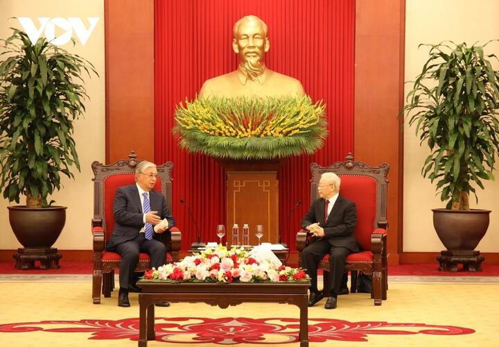 Tổng Bí thư Nguyễn Phú Trọng trao đổi với Tổng thống Kassym-Jomart Tokayev một số phương hướng, biện pháp lớn nhằm thúc đẩy quan hệ hữu nghị truyền thống giữa hai nước lên tầm cao mới