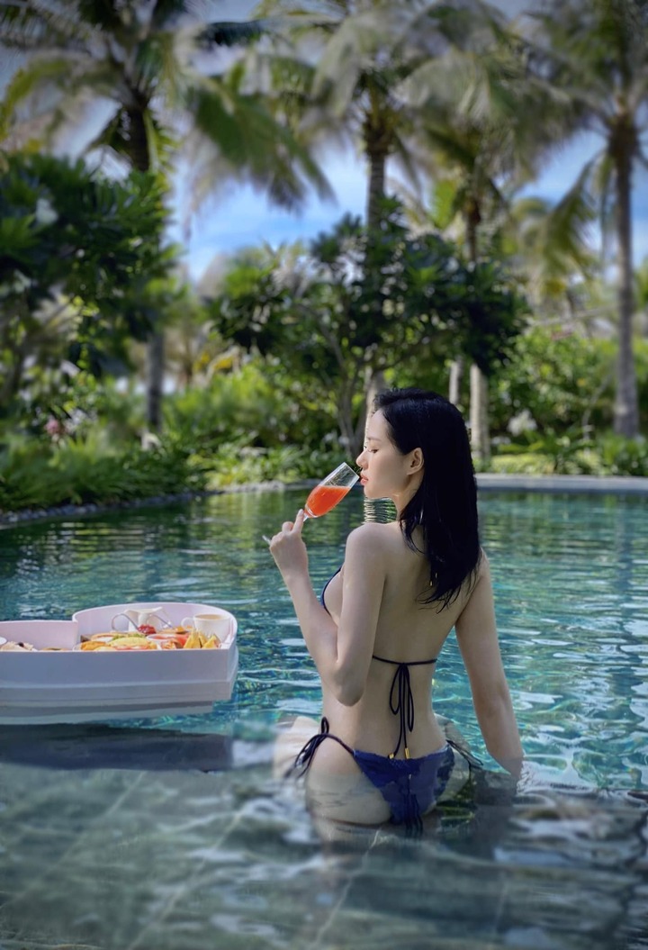 Tâm Tít: Hot girl 'kẹo ngọt' lột xác với vẻ ngoài sexy, nóng bỏng - 16
