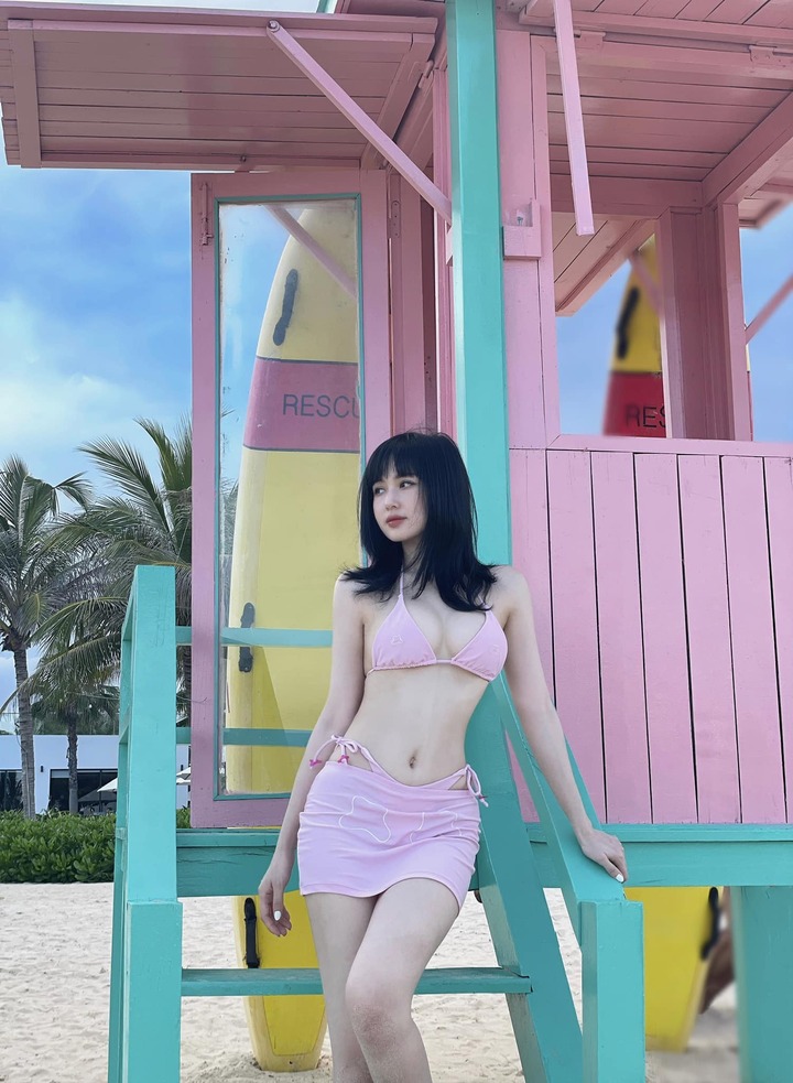 Tâm Tít: Hot girl 'kẹo ngọt' lột xác với vẻ ngoài sexy, nóng bỏng - 17