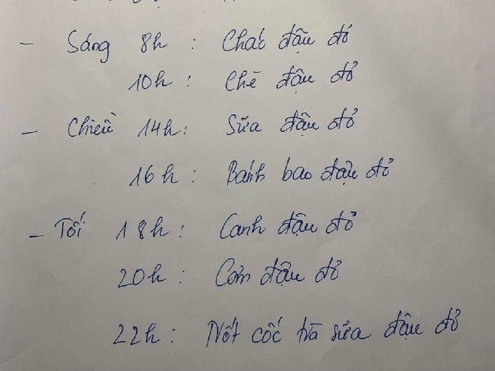 Rất nhiều dòng trạng thái đầy hài hước về món này được cư dân mạng đăng tải. Trong ảnh là thực đơn ngày lễ Thất tịch cho những người đang cô đơn.