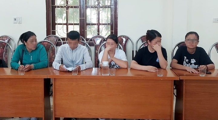 Nhóm Bông hồng đen bị tạm dừng hoạt động để xác minh thông tin sự việc.