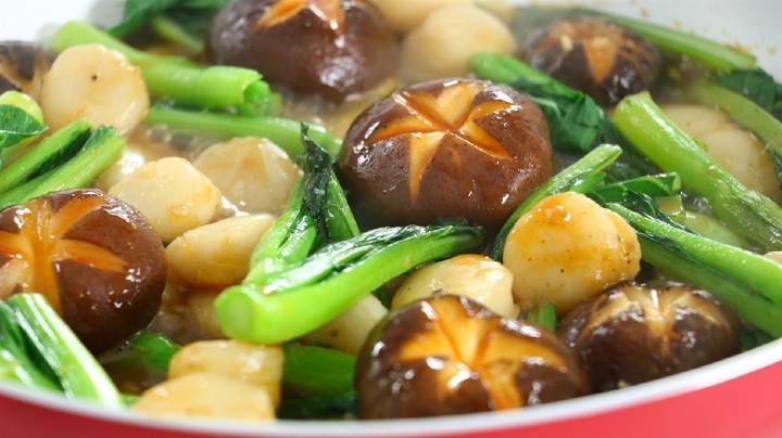 Nấm hương xào rau cải