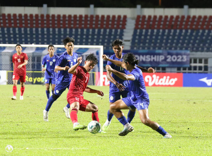 U23 Việt Nam gặp U23 Malaysia ở bán kết.