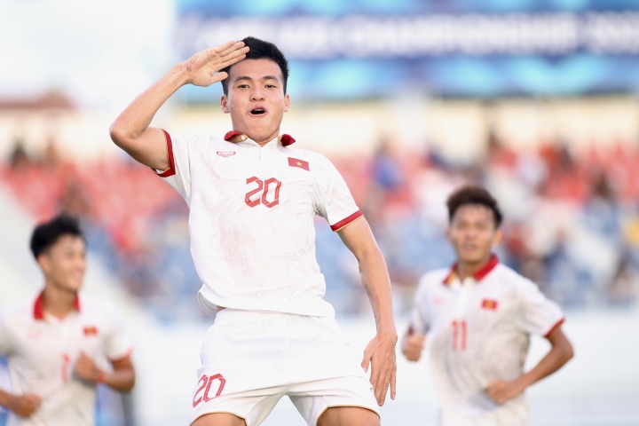 Phút 85, Hồng Phúc ghi bàn ấn định chiến thắng 4-1 cho U23 Việt Nam.