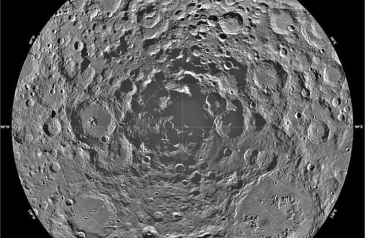 Cực Nam của Mặt Trăng, ảnh được chụp ngày 23/6/1996. (Ảnh: NASA)