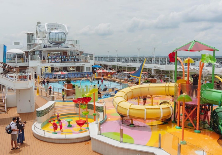 Choáng ngợp ‘siêu tàu’ lớn nhất thế giới đưa 4.000 du khách tới Việt Nam - 2