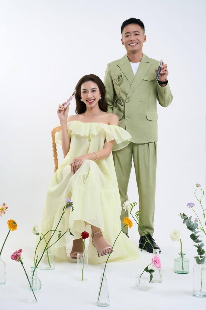 Quang Linh làm phó chủ tịch thương hiệu nước hoa cùng Hoa hậu Thuỳ Tiên.