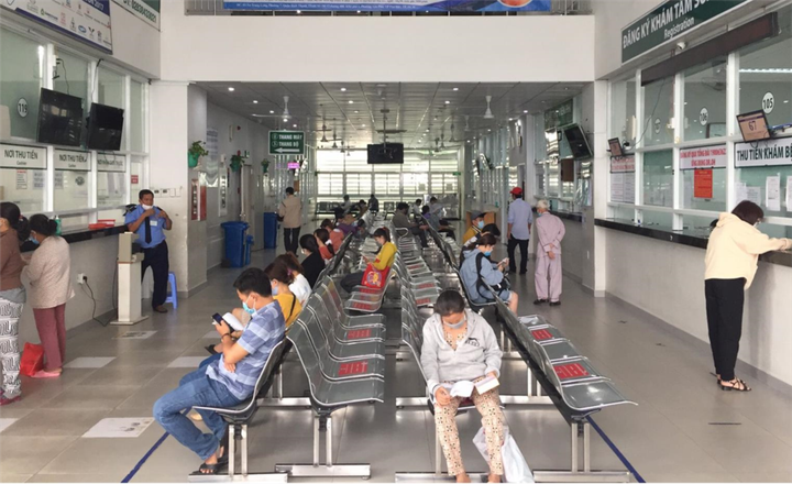 Khu vực chờ khám Bệnh viện Ung bướu TP.HCM.