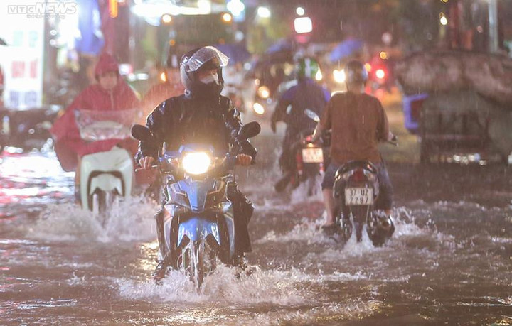 Từ đêm 27-28/8, miền Bắc cục bộ mưa rất to. (Ảnh minh hoạ: Ngô Nhung)