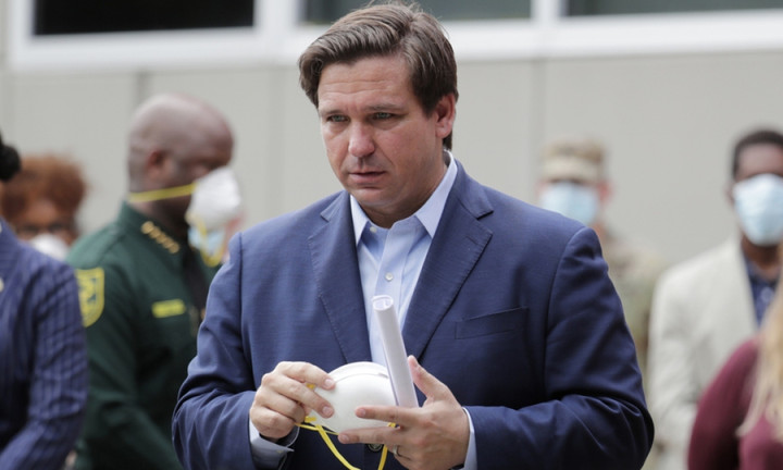 Thống đốc Ron DeSantis tại sự kiện ở thành phố Fort Lauderdale, bangFlorida hồi tháng 4. (Ảnh: AP)