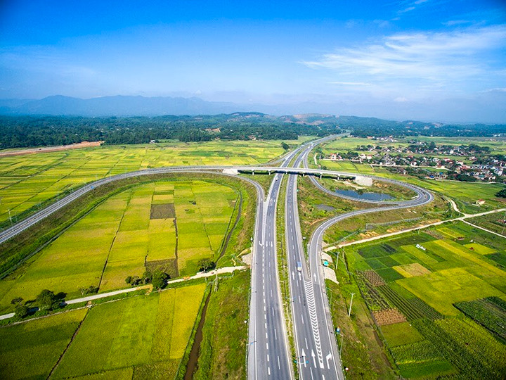 Đầu 2023, CC1 nằm trong liên danh trúng thầu 4 dự án thành phần thuộc cao tốc Bắc- Năm trị giá 19.430 tỷ đồng.